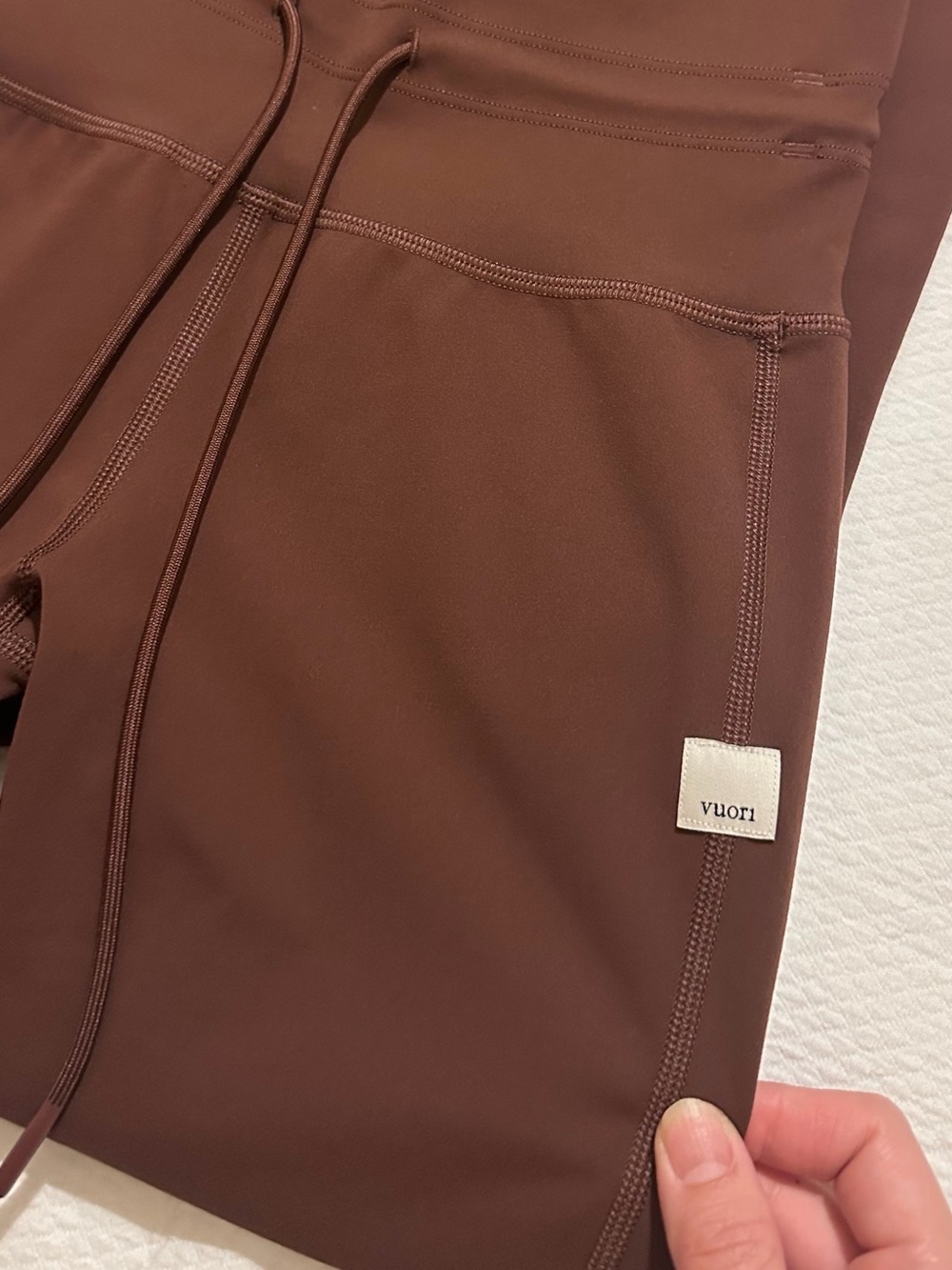 Vuori Daily Legging in Burnt Sienna *Long 28” XS - Picture 5 of 6